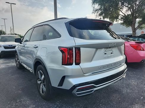 Used 2022 Kia Sorento S FWD image 5