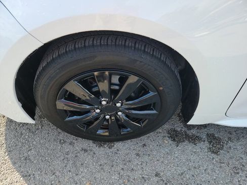 Used 2024 Toyota Corolla LE image 9