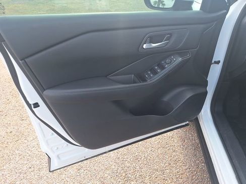 Certified 2026 Nissan Rogue SV image 9