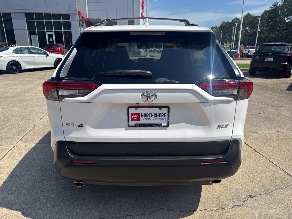 Certified 2023 Toyota RAV4 XLE w/ Convenience Package FWD image 5