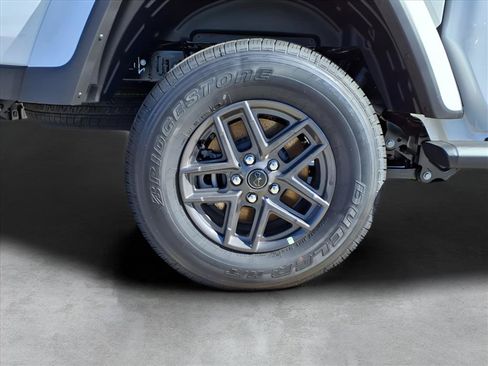 New 2026 Jeep Gladiator Sport AWD/4WD image 7