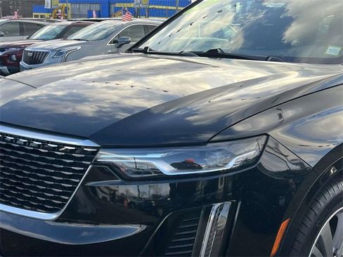 Used 2025 Cadillac XT6 Premium Luxury image 10