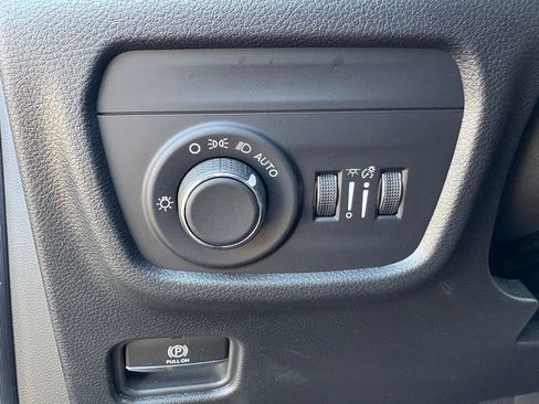 Used 2025 Jeep Grand Cherokee L Laredo w/ Luxury Tech Group I AWD/4WD image 16