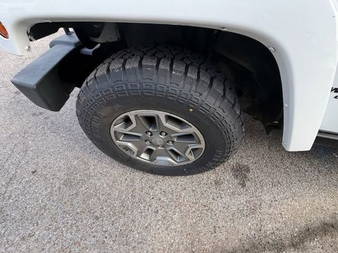 Used 2014 Jeep Wrangler Freedom Edition image 9