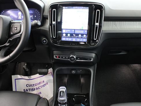 Used 2026 Volvo XC40 B5 Plus AWD/4WD image 24