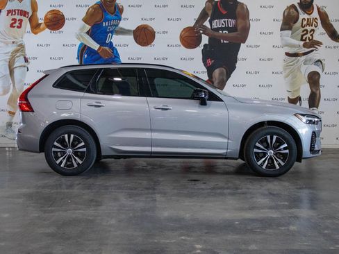 Used 2024 Volvo XC60 B5 Core image 19