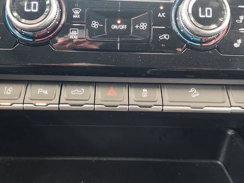 Used 2024 GMC Sierra 2500 Denali AWD/4WD image 28