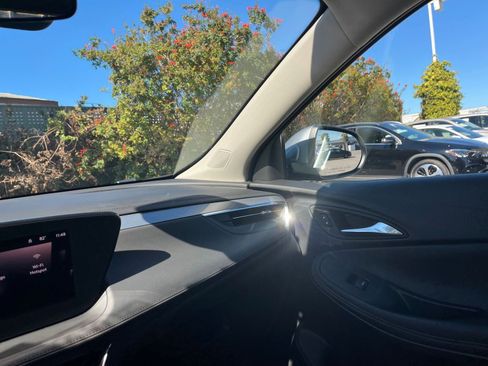 Used 2025 Buick Encore GX Preferred image 35