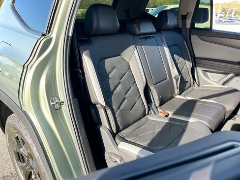 Used 2025 Volkswagen Atlas Peak Edition SE AWD/4WD image 28