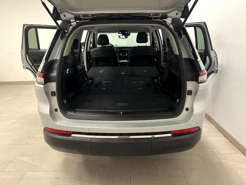 Used 2023 Jeep Grand Cherokee L Laredo image 20