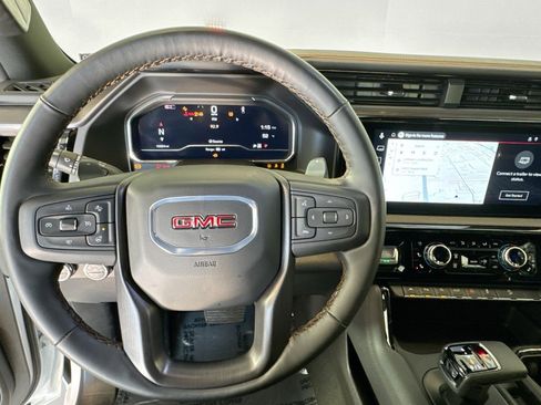 Used 2025 GMC Sierra 1500 AT4 image 11