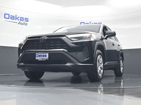 Used 2024 Toyota RAV4 LE AWD/4WD image 40