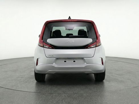 Used 2025 Kia Soul LX w/ LX Technology Package FWD image 7