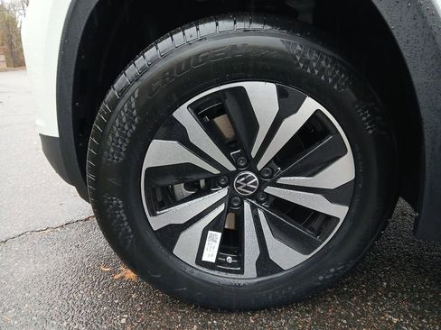 New 2026 Volkswagen Atlas SE image 25