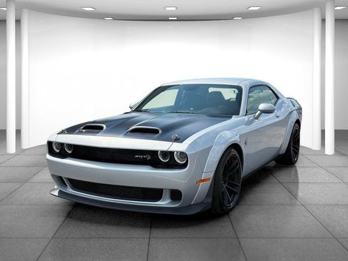 Used 2020 Dodge Challenger SRT Hellcat RWD image 3
