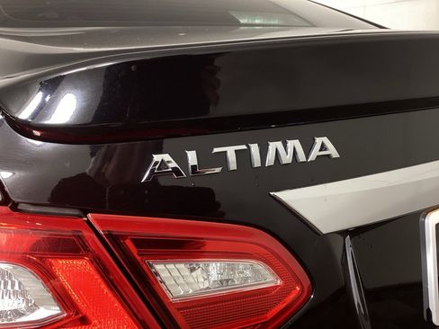 Used 2016 Nissan Altima 2.5 SR w/ LED Appearance Package image 31