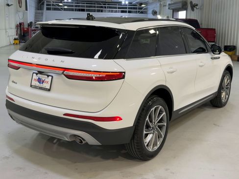 Used 2025 Lincoln Corsair FWD w/ Equipment Group 101A image 9