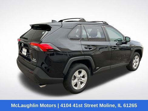Used 2021 Toyota RAV4 XLE w/ XLE Grade Weather Package image 20
