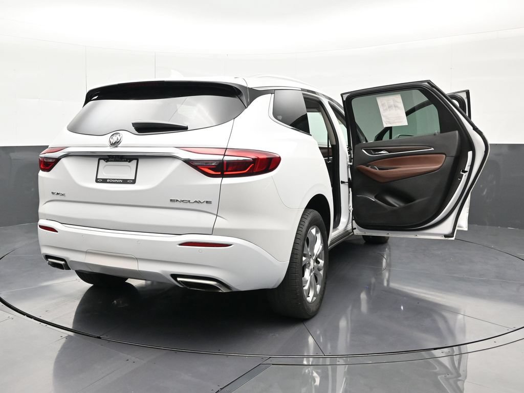 Used 2018 Buick Enclave Avenir FWD image 35