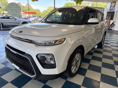 Used 2020 Kia Soul S FWD image 3