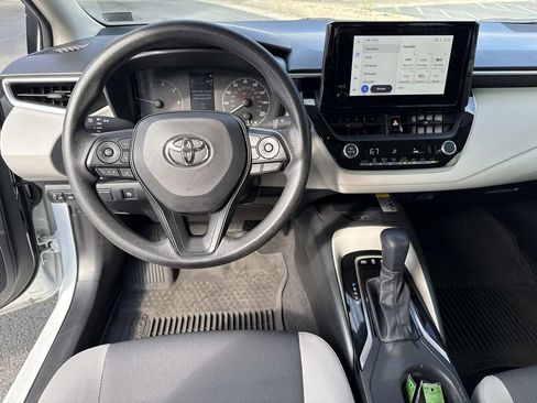 Used 2025 Toyota Corolla LE w/ LE Premium Package FWD image 10