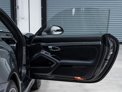 Used 2017 Porsche 911 Turbo AWD/4WD image 31