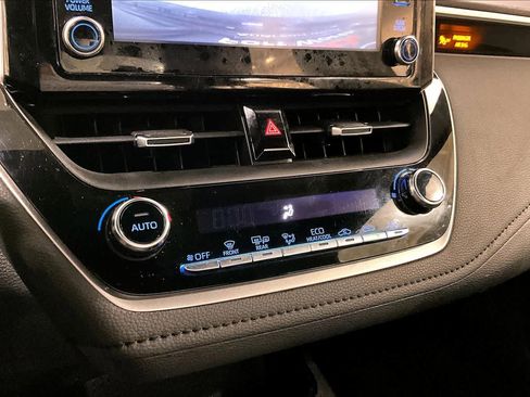 Used 2020 Toyota Corolla SE image 23