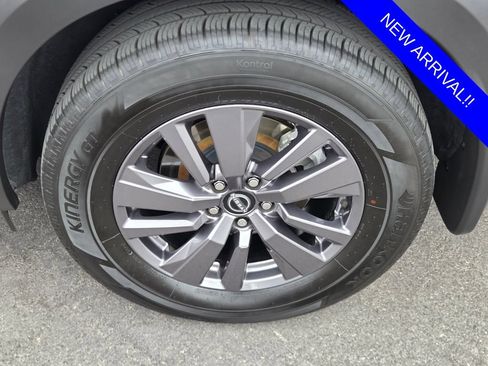 Used 2023 Nissan Pathfinder SV w/ Black Appearance Package FWD image 5