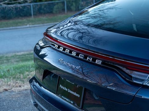 Used 2022 Porsche Panamera 4 w/ Premium Package AWD/4WD image 15