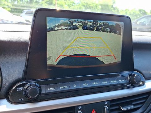 Used 2020 Kia Forte LXS FWD image 17
