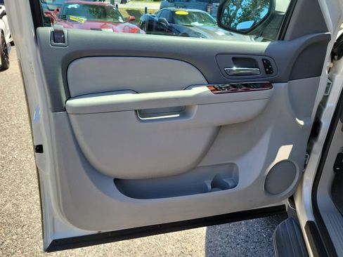 Used 2012 GMC Yukon XL SLT w/ SLT-2 Equipment Package RWD image 25
