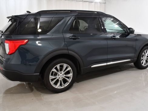 Used 2023 Ford Explorer XLT w/ Equipment Group 202A AWD/4WD image 11