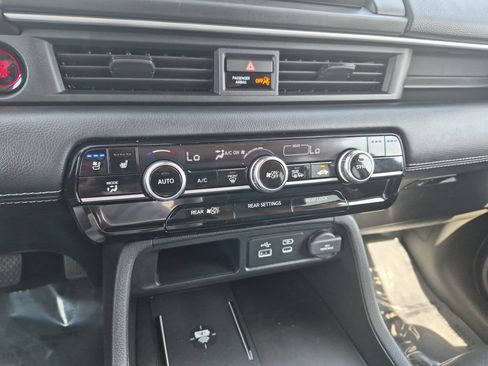 Used 2025 Honda Pilot Elite image 22