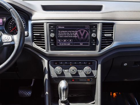 Used 2019 Volkswagen Atlas SE w/ Towing Package FWD image 14