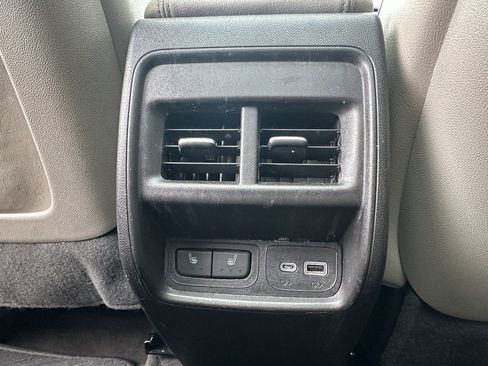 Certified 2023 Cadillac XT4 Luxury w/ Cold Weather Package image 8