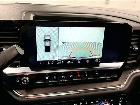 Used 2024 GMC Sierra 2500 SLT w/ SLT Premium Package image 29