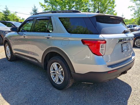 Used 2021 Ford Explorer XLT w/ Class III Trailer Tow Package AWD/4WD image 4