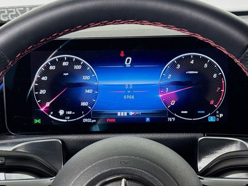 Used 2025 Mercedes-Benz GLB 250 GLB 250 image 19