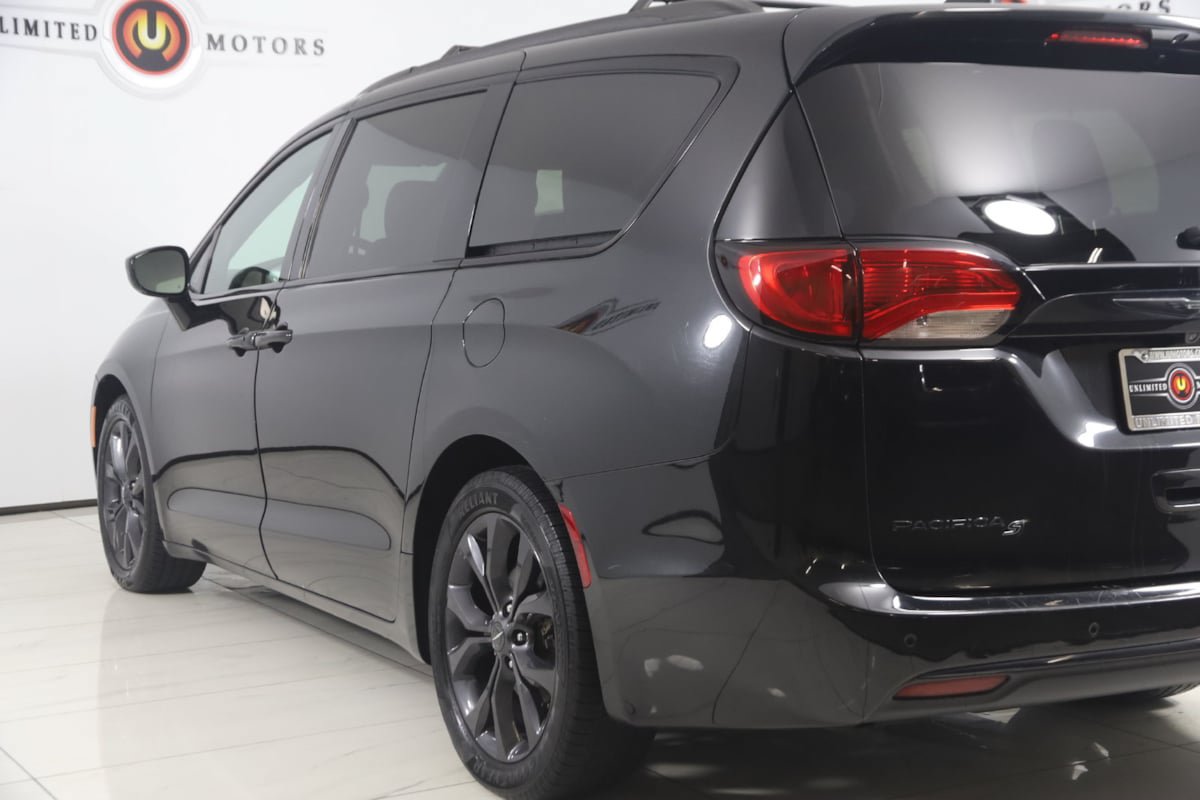 Used 2019 Chrysler Pacifica Touring-L Plus w/ S Appearance Package FWD image 23