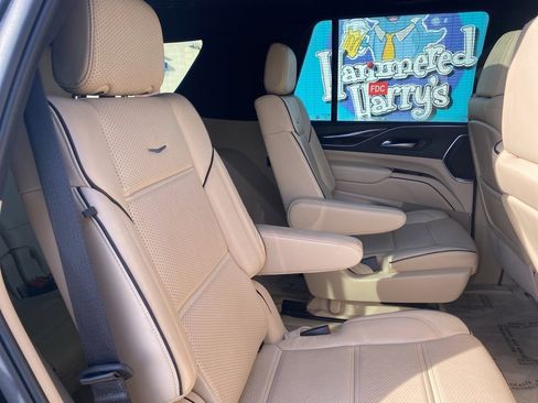 Used 2024 Cadillac Escalade Premium Luxury image 15