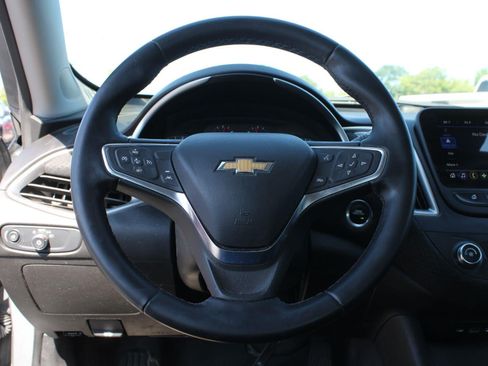 Used 2025 Chevrolet Malibu RS FWD image 10