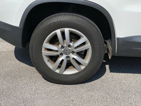 Used 2016 Volkswagen Tiguan S FWD image 9