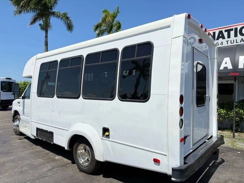 Used 2015 Ford E-350 and Econoline 350 Super Duty image 2