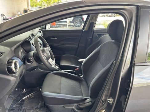 Used 2025 Nissan Versa SV FWD image 36