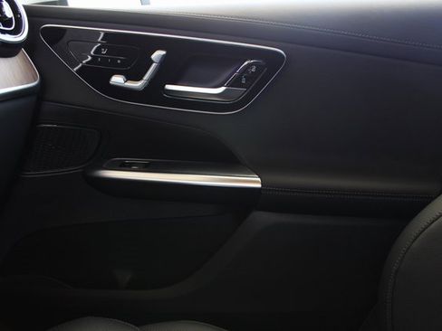 New 2025 Mercedes-Benz GLC 350e 4MATIC image 30