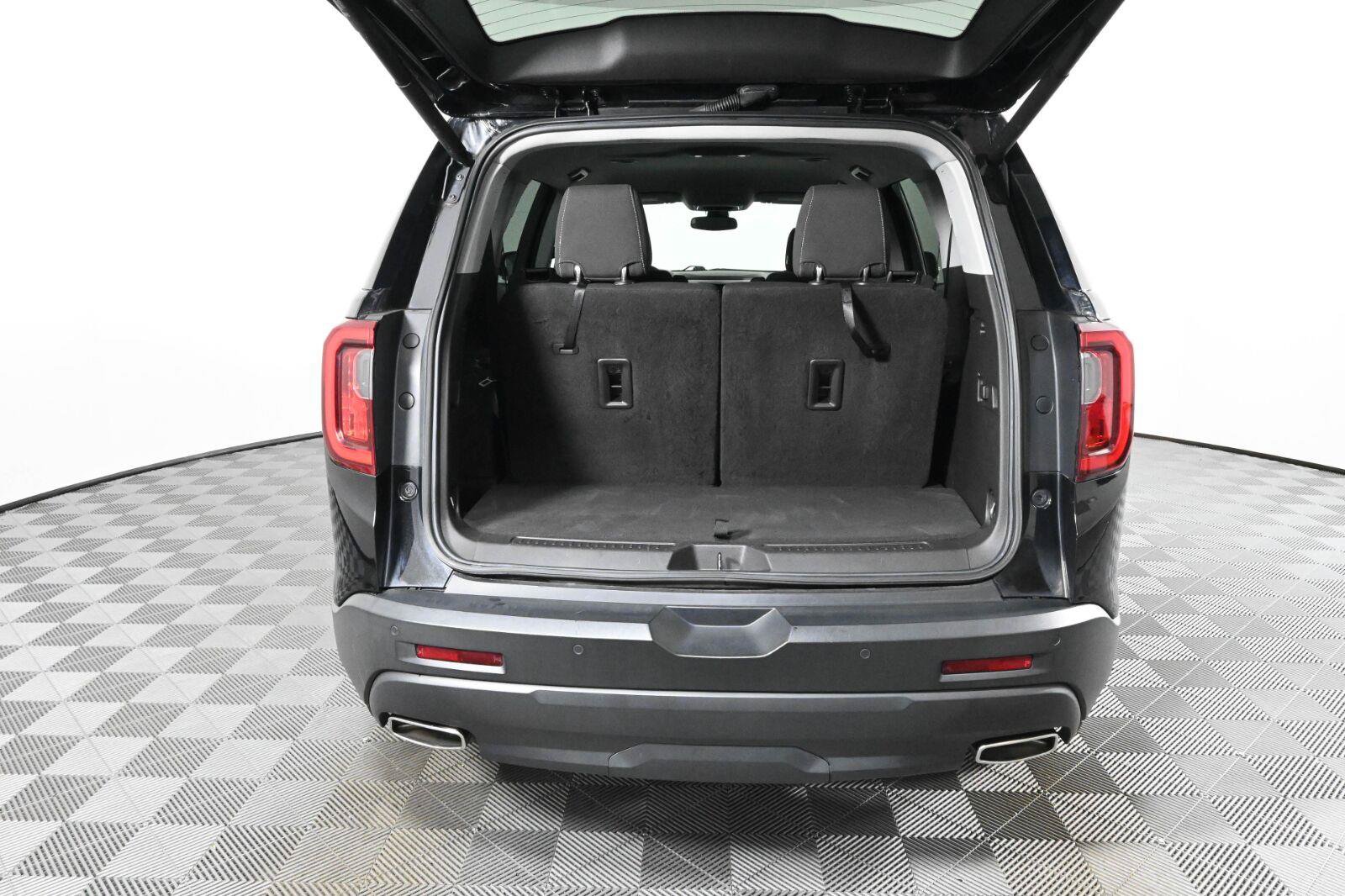 Used 2021 GMC Acadia SLE w/ Driver Convenience Package FWD image 7
