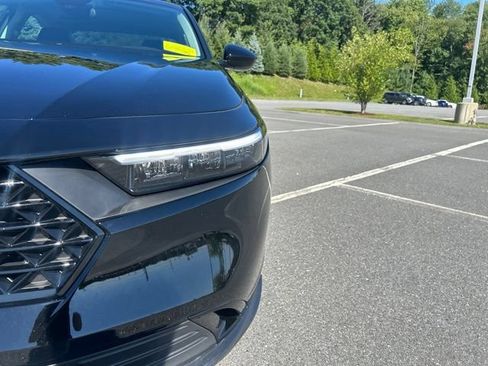 Used 2025 Honda Accord SE image 10