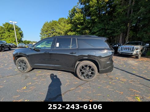Used 2026 Chevrolet Traverse RS FWD image 10
