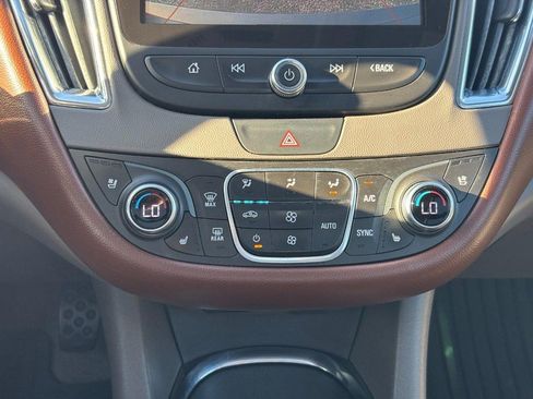 Used 2018 Chevrolet Malibu Premier w/ Premier Sun and Wheel Package image 25