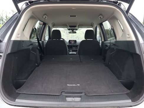 Used 2025 Nissan Rogue SV FWD image 30